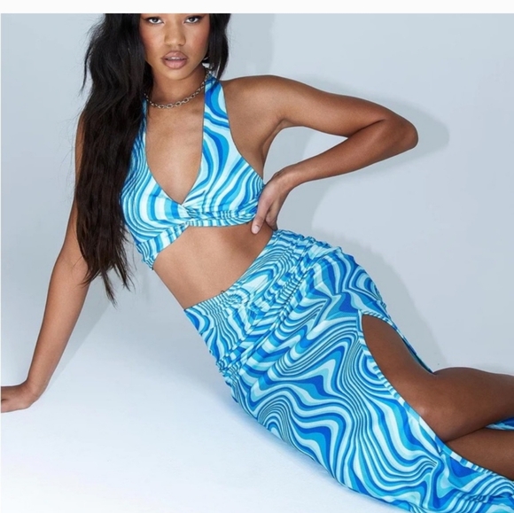 Two Piece Set - Picture 4 of 9